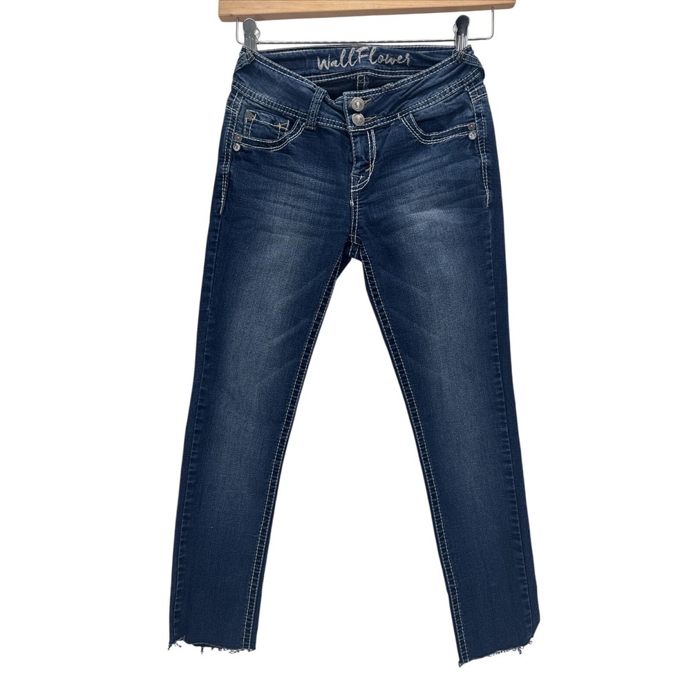 Wall Flower Women Dark Wash Skinny Jeans‎ Frayed Hem Embellished Pockets